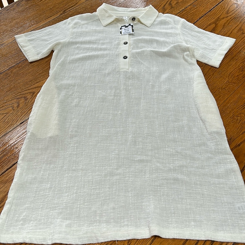 Zenana shift dress.  Cream color gauzy cotton fabric. Pockets. Size Small. NWT